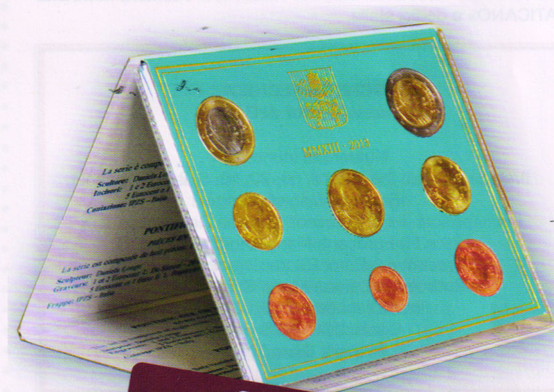 Euro_mintset_coincard_vatican_2013.jpg